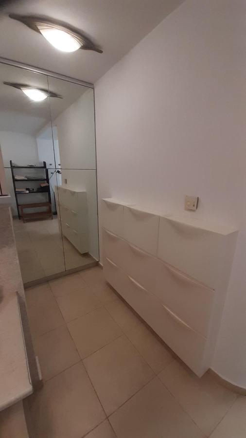 Villa Maria Louiza Near Airport Артемида Екстериор снимка