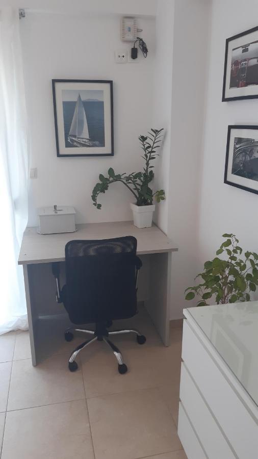 Villa Maria Louiza Near Airport Артемида Екстериор снимка