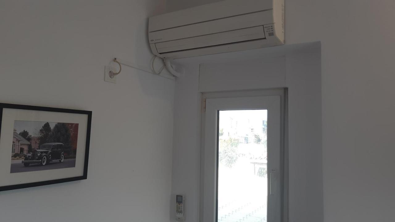 Villa Maria Louiza Near Airport Артемида Екстериор снимка