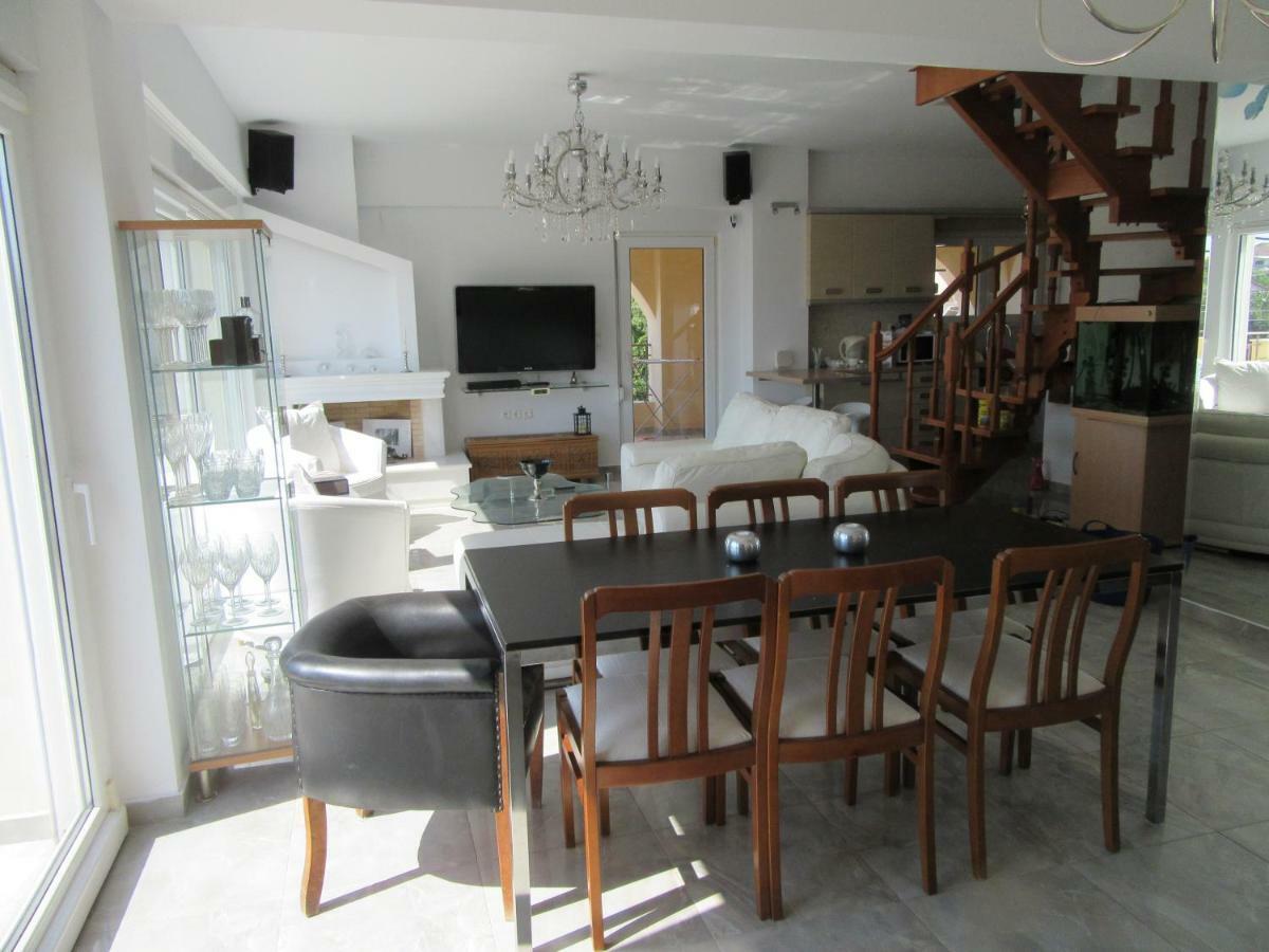 Villa Maria Louiza Near Airport Артемида Екстериор снимка
