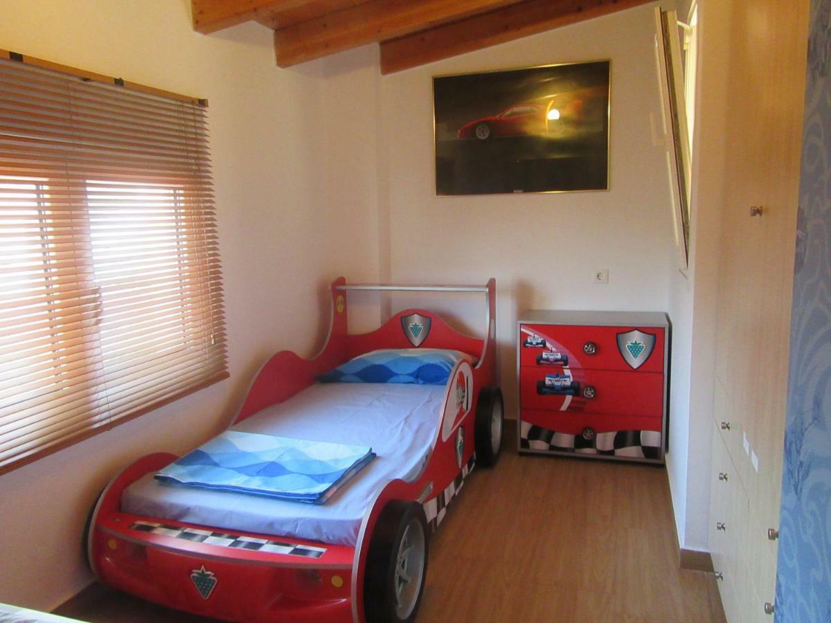 Villa Maria Louiza Near Airport Артемида Екстериор снимка