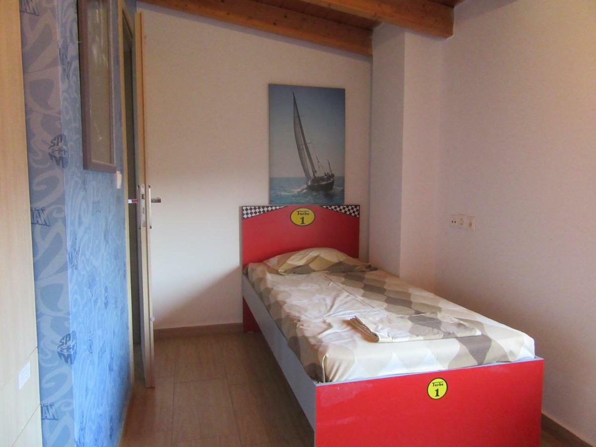 Villa Maria Louiza Near Airport Артемида Екстериор снимка