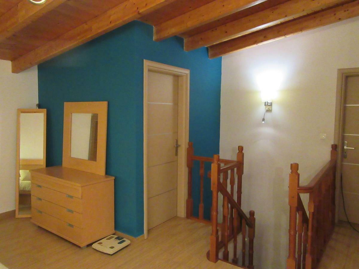 Villa Maria Louiza Near Airport Артемида Екстериор снимка