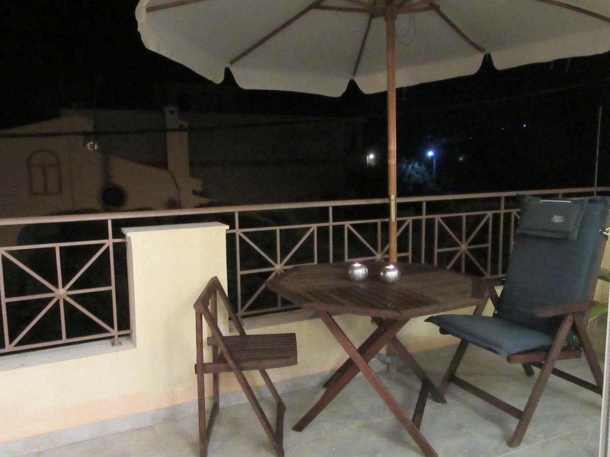 Villa Maria Louiza Near Airport Артемида Екстериор снимка